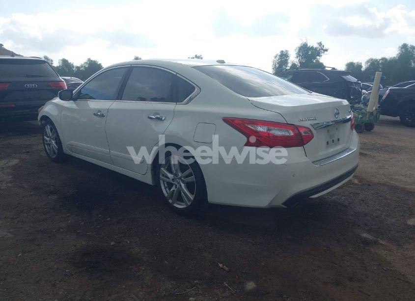 Photo 3 of 2016 Nissan Altima 3.5 SL (VIN 1N4BL3AP0GC278635)