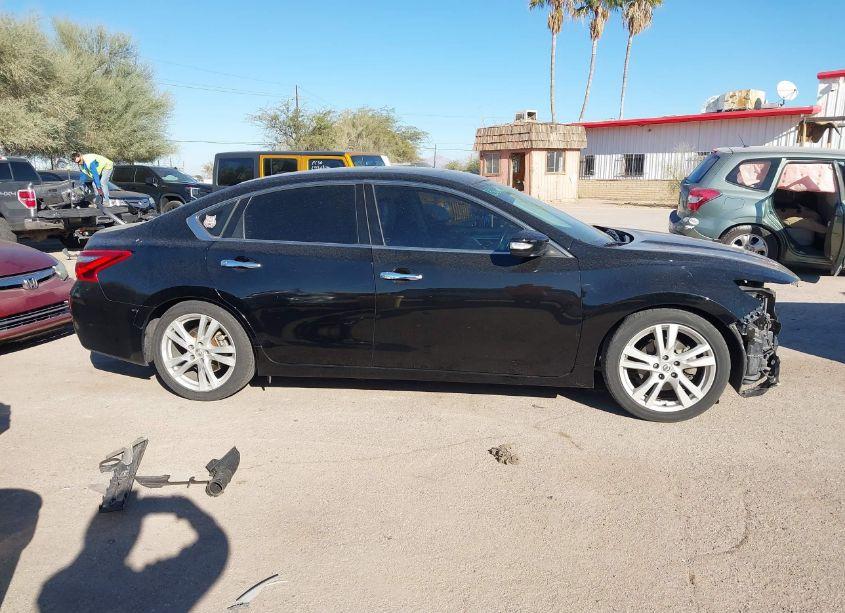 Photo 14 of 2017 Nissan Altima 3.5 SL/3.5 SR (VIN 1N4BL3AP0HC111905)