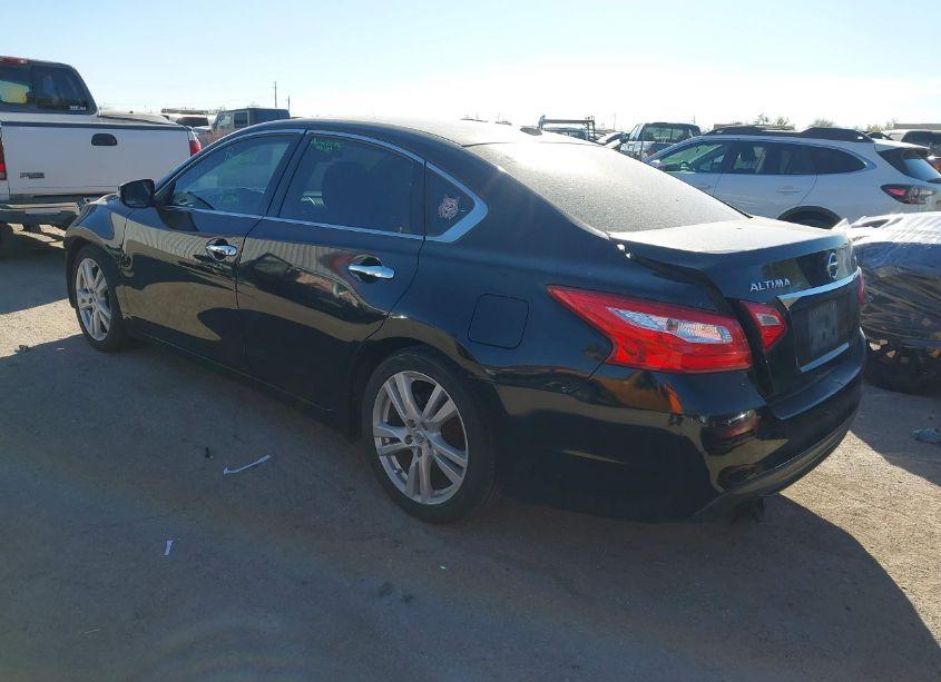 Photo 3 of 2017 Nissan Altima 3.5 SL/3.5 SR (VIN 1N4BL3AP0HC111905)