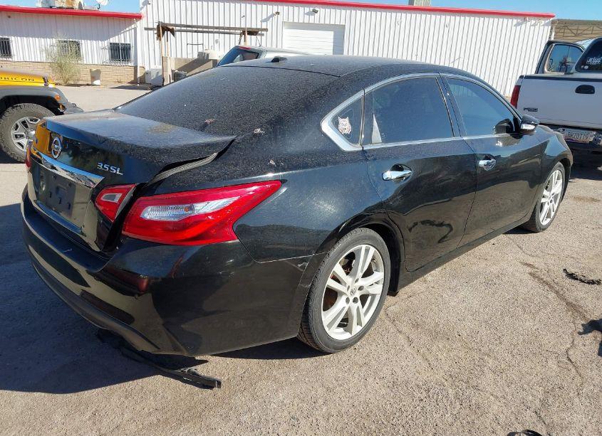 Photo 4 of 2017 Nissan Altima 3.5 SL/3.5 SR (VIN 1N4BL3AP0HC111905)