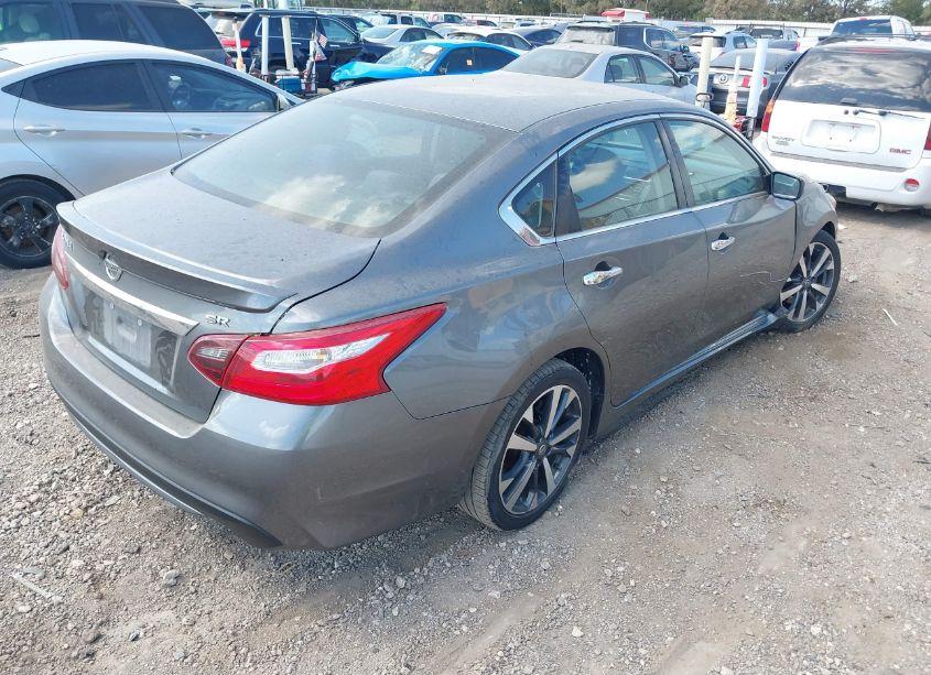 Photo 4 of 2017 Nissan Altima 3.5 SR (VIN 1N4BL3AP0HC163468)