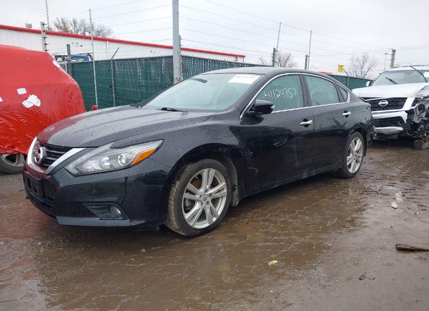 Photo 2 of 2017 Nissan Altima 3.5 SL (VIN 1N4BL3AP0HC182506)