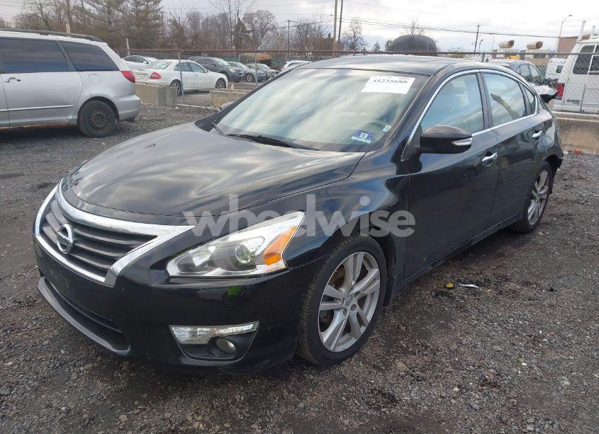 Photo 2 of 2013 Nissan Altima 3.5 SV (VIN 1N4BL3AP1DC118307)