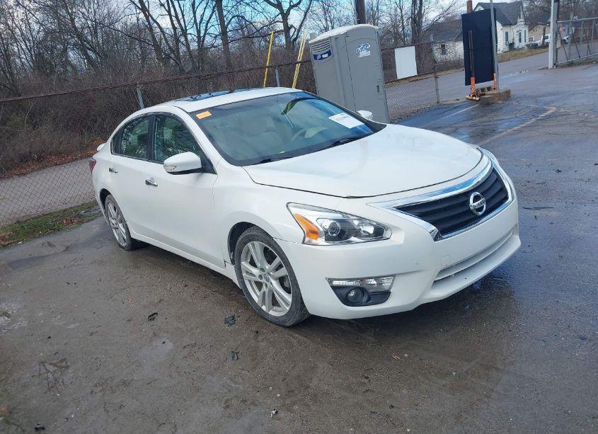 2013 Nissan Altima 3.5 SV (VIN 1N4BL3AP1DC144325) main photo