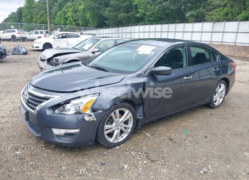 Photo 2 of 2013 Nissan Altima 3.5 S (VIN 1N4BL3AP1DC146821)