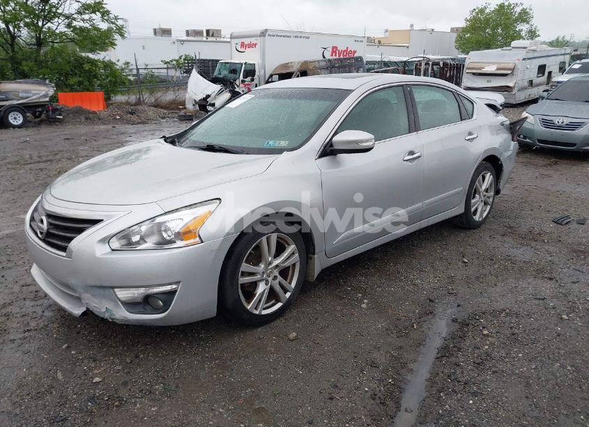 Photo 2 of 2013 Nissan Altima 3.5 SL (VIN 1N4BL3AP1DC286643)