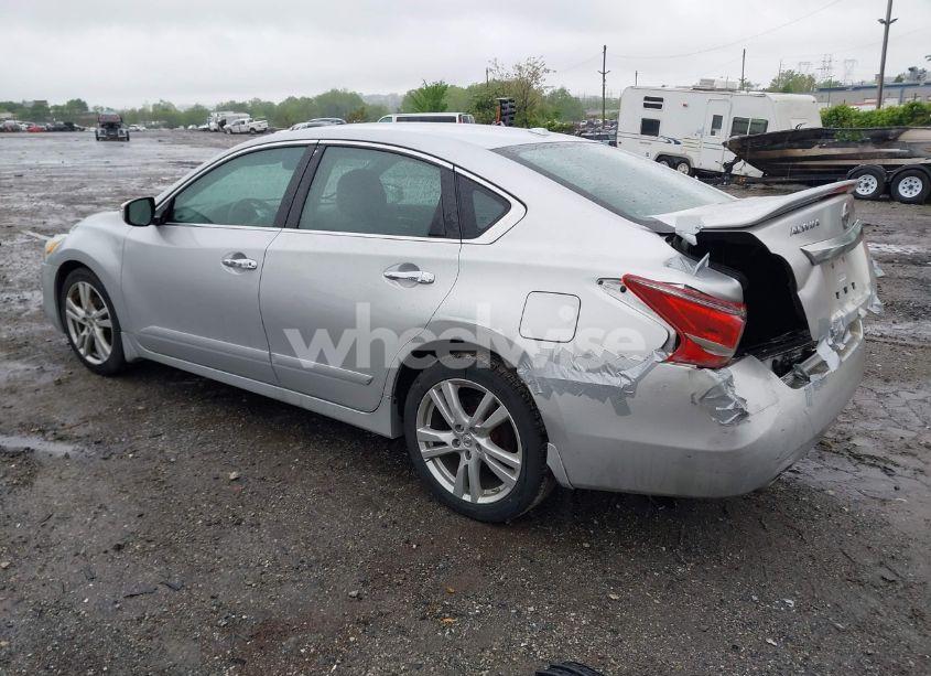 Photo 3 of 2013 Nissan Altima 3.5 SL (VIN 1N4BL3AP1DC286643)