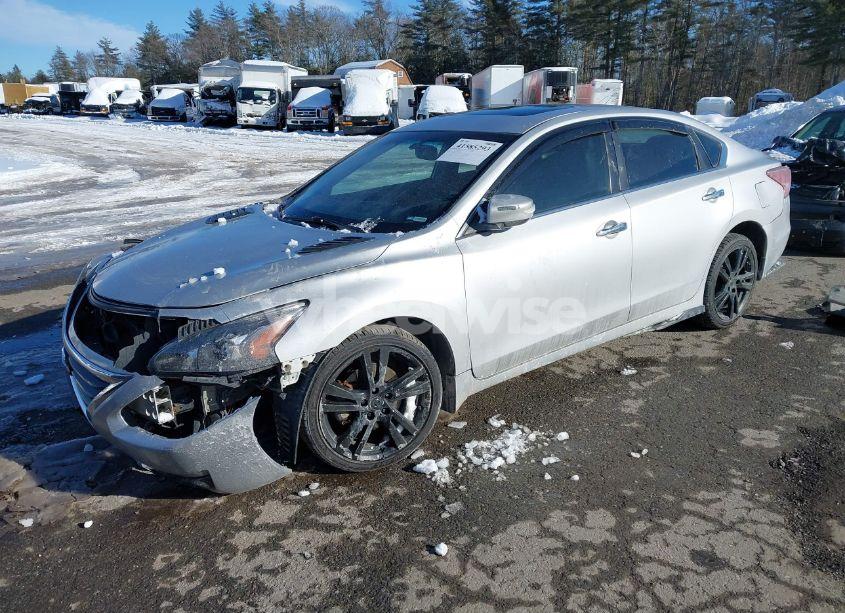 Photo 2 of 2013 Nissan Altima 3.5 SL (VIN 1N4BL3AP1DN450039)