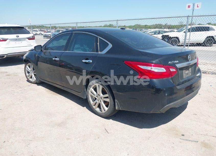Photo 3 of 2017 Nissan Altima 3.5 SL (VIN 1N4BL3AP1HC277432)