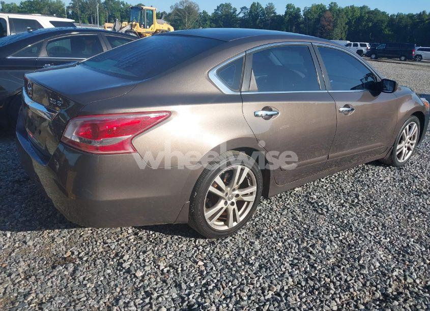 Photo 4 of 2013 Nissan Altima 3.5 S (VIN 1N4BL3AP2DC155852)
