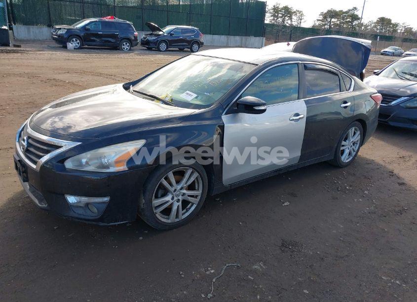 Photo 2 of 2013 Nissan Altima 3.5 SL (VIN 1N4BL3AP2DN488718)