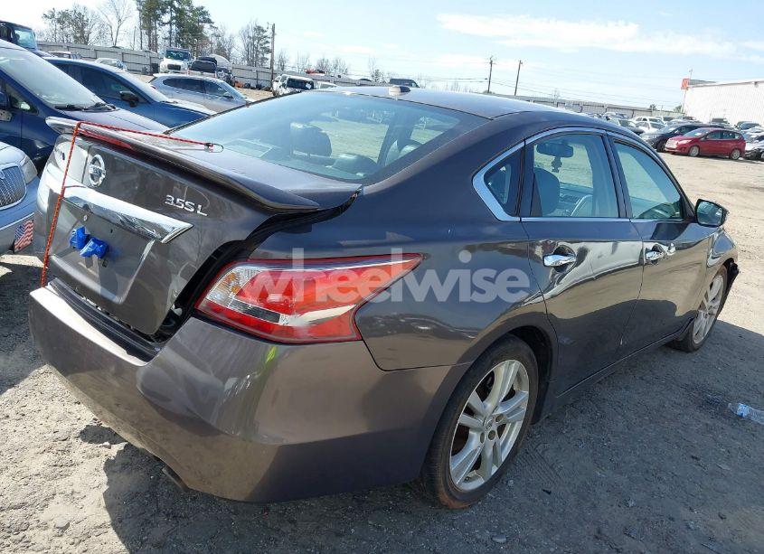 Photo 4 of 2013 Nissan Altima 3.5 SL (VIN 1N4BL3AP2DN547816)