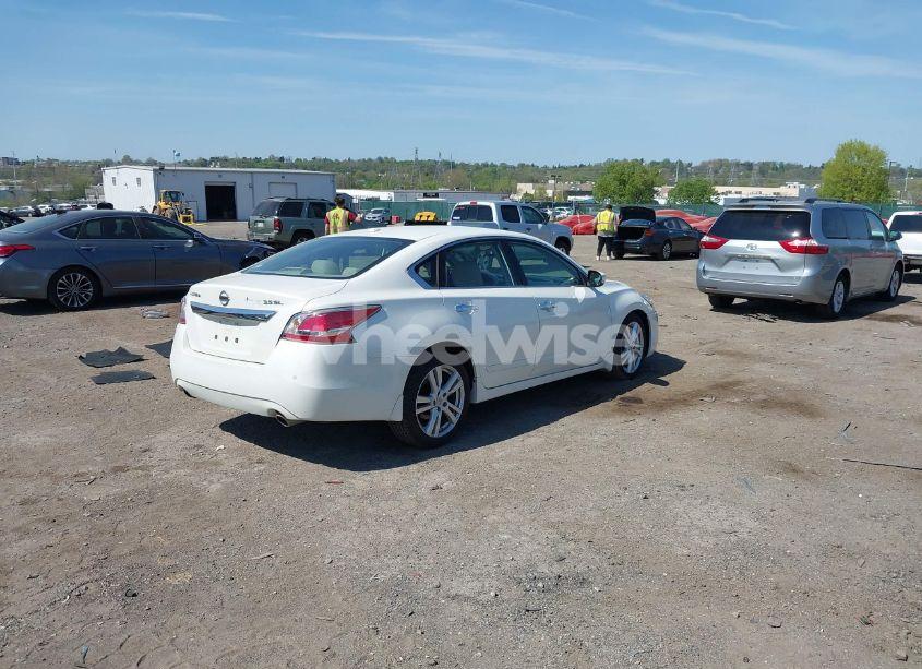 Photo 4 of 2015 Nissan Altima 3.5 SL (VIN 1N4BL3AP2FC571645)
