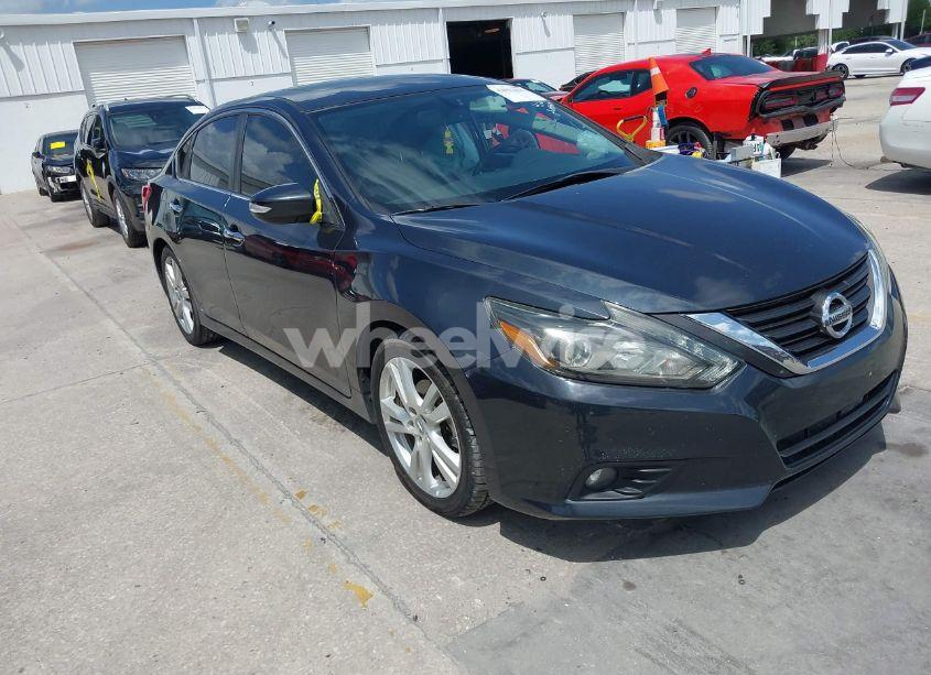 2017 Nissan Altima 3.5 SL/3.5 SR (VIN 1N4BL3AP2HC126101) main photo