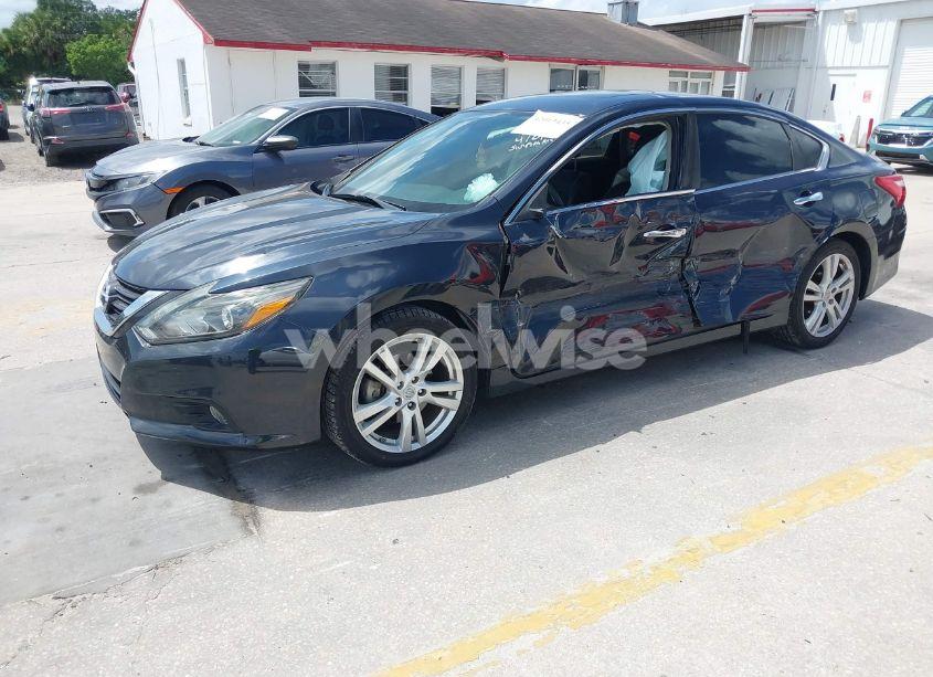 Photo 2 of 2017 Nissan Altima 3.5 SL/3.5 SR (VIN 1N4BL3AP2HC126101)