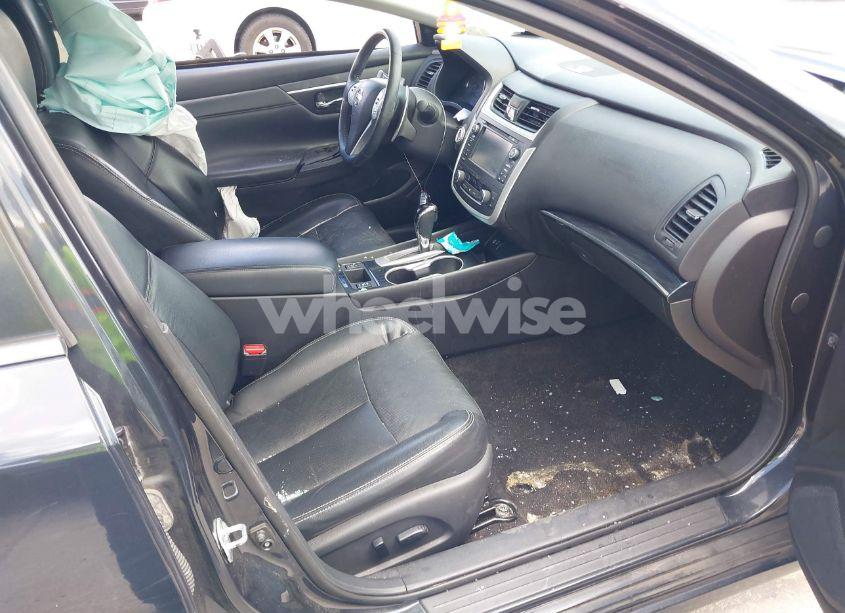 Photo 5 of 2017 Nissan Altima 3.5 SL/3.5 SR (VIN 1N4BL3AP2HC126101)