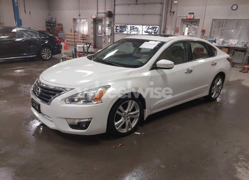Photo 2 of 2015 Nissan Altima 3.5 SL (VIN 1N4BL3AP3FC144071)