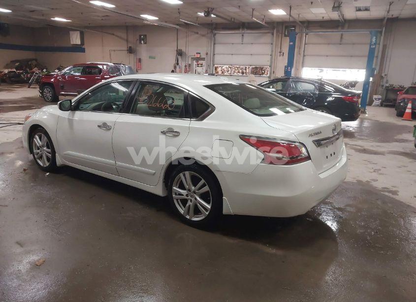 Photo 3 of 2015 Nissan Altima 3.5 SL (VIN 1N4BL3AP3FC144071)