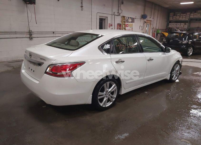 Photo 4 of 2015 Nissan Altima 3.5 SL (VIN 1N4BL3AP3FC144071)