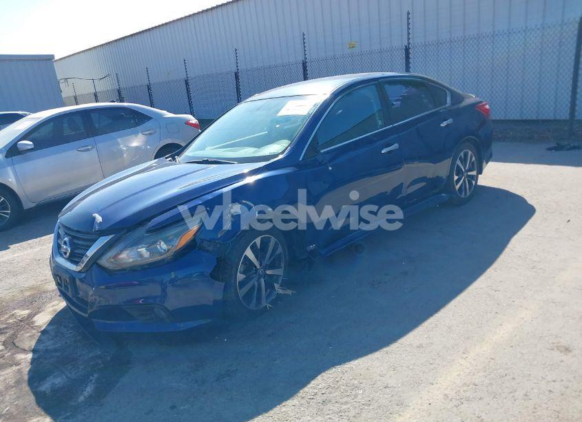 Photo 2 of 2016 Nissan Altima 3.5 SR (VIN 1N4BL3AP3GC180991)