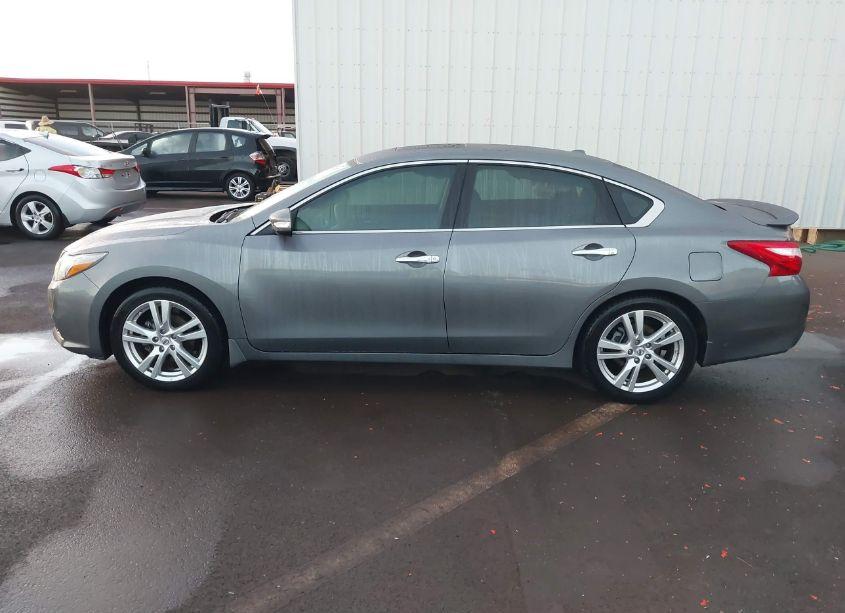 Photo 14 of 2016 Nissan Altima 3.5 SL (VIN 1N4BL3AP3GC230417)