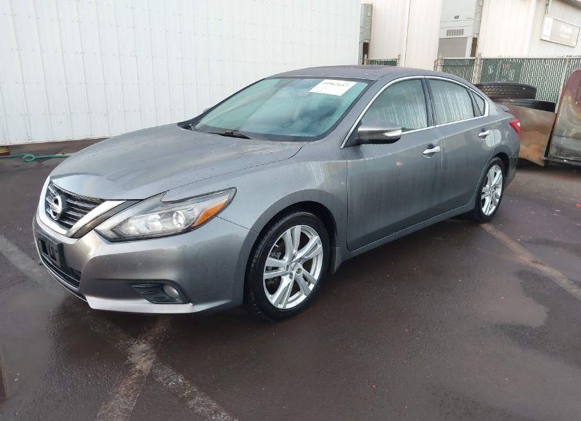 Photo 2 of 2016 Nissan Altima 3.5 SL (VIN 1N4BL3AP3GC230417)