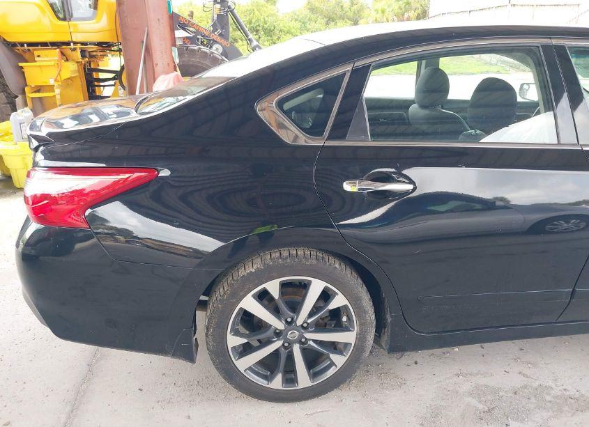 Photo 15 of 2016 Nissan Altima 3.5 SR (VIN 1N4BL3AP3GC269914)