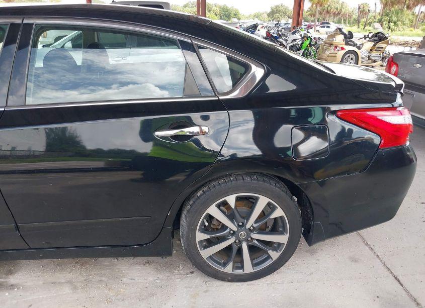 Photo 6 of 2016 Nissan Altima 3.5 SR (VIN 1N4BL3AP3GC269914)