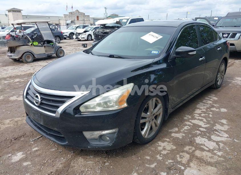 Photo 2 of 2013 Nissan Altima 3.5 SV (VIN 1N4BL3AP4DN488106)