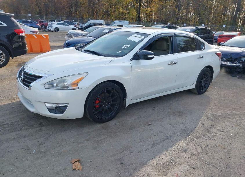 Photo 2 of 2015 Nissan Altima 3.5 SL (VIN 1N4BL3AP4FC130017)