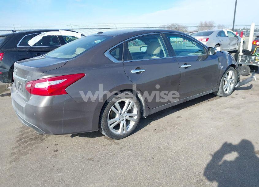 Photo 4 of 2016 Nissan Altima 3.5 SL/3.5 SR (VIN 1N4BL3AP4GC121934)
