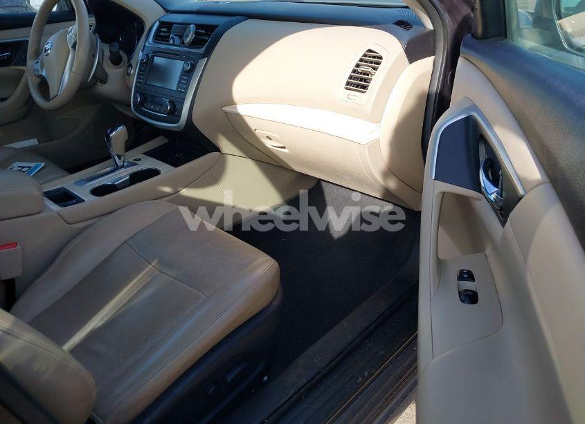 Photo 5 of 2016 Nissan Altima 3.5 SL/3.5 SR (VIN 1N4BL3AP4GC121934)