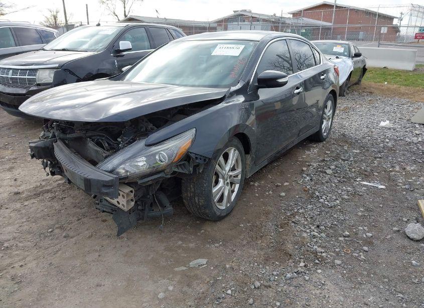 Photo 2 of 2017 Nissan Altima 3.5 SL/3.5 SR (VIN 1N4BL3AP4HC127928)