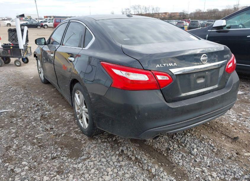 Photo 3 of 2017 Nissan Altima 3.5 SL/3.5 SR (VIN 1N4BL3AP4HC127928)