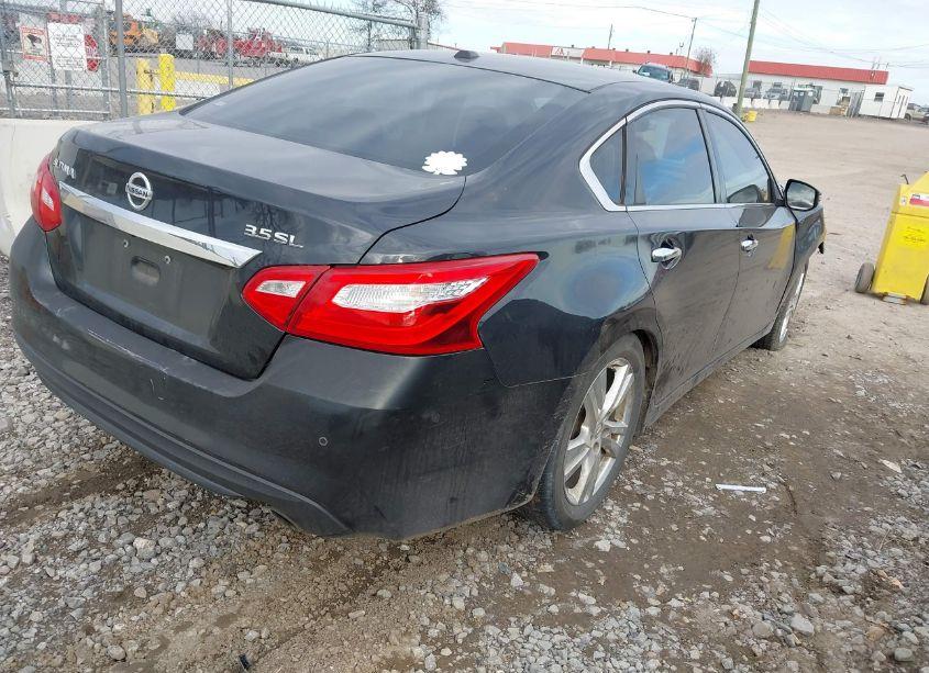 Photo 4 of 2017 Nissan Altima 3.5 SL/3.5 SR (VIN 1N4BL3AP4HC127928)