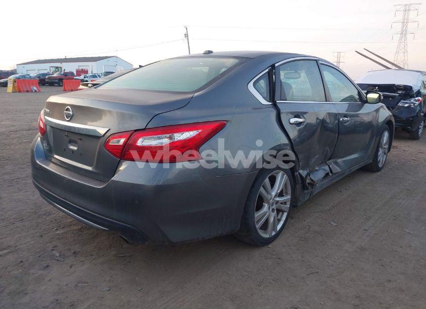 Photo 4 of 2017 Nissan Altima 3.5 SL (VIN 1N4BL3AP4HC180533)