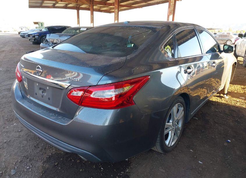 Photo 4 of 2017 Nissan Altima 3.5 SL (VIN 1N4BL3AP4HC200571)