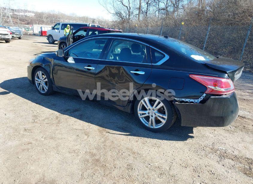 Photo 3 of 2013 Nissan Altima 3.5 SL (VIN 1N4BL3AP5DC244329)