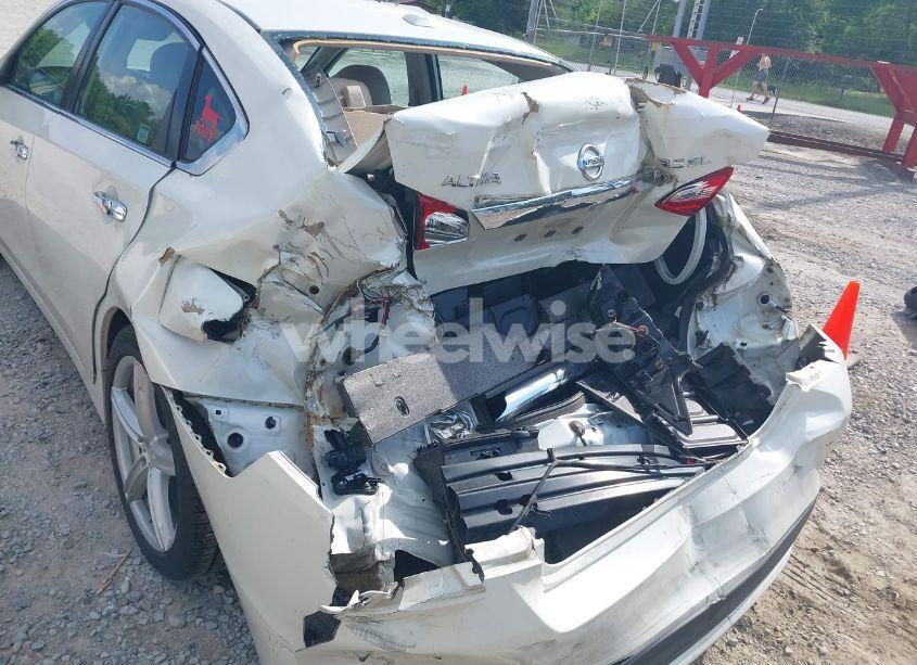 Photo 6 of 2016 Nissan Altima 3.5 SL/3.5 SR (VIN 1N4BL3AP5GC111459)