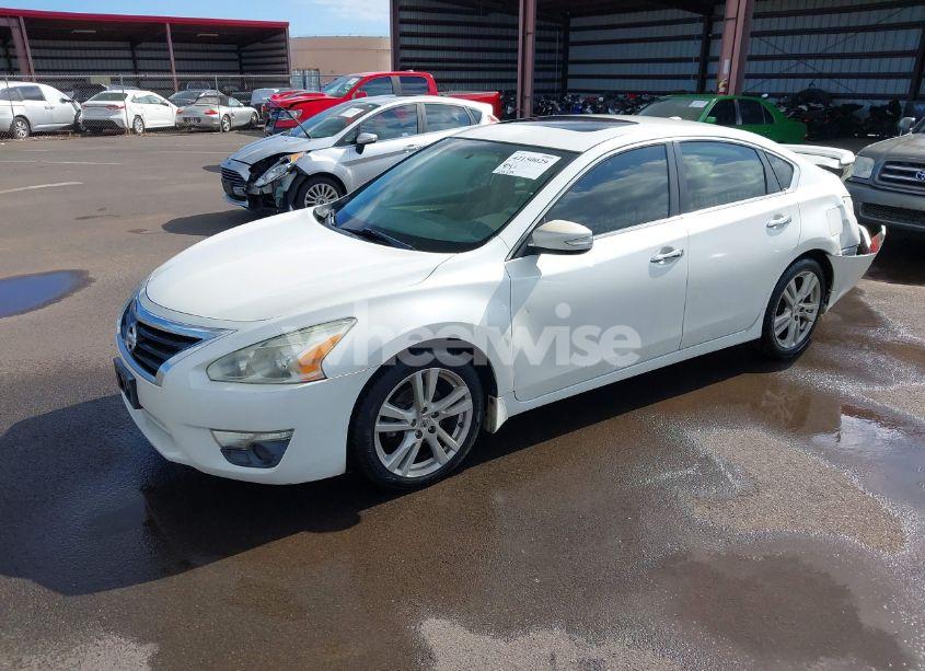 Photo 2 of 2013 Nissan Altima 3.5 SL (VIN 1N4BL3AP6DC277579)