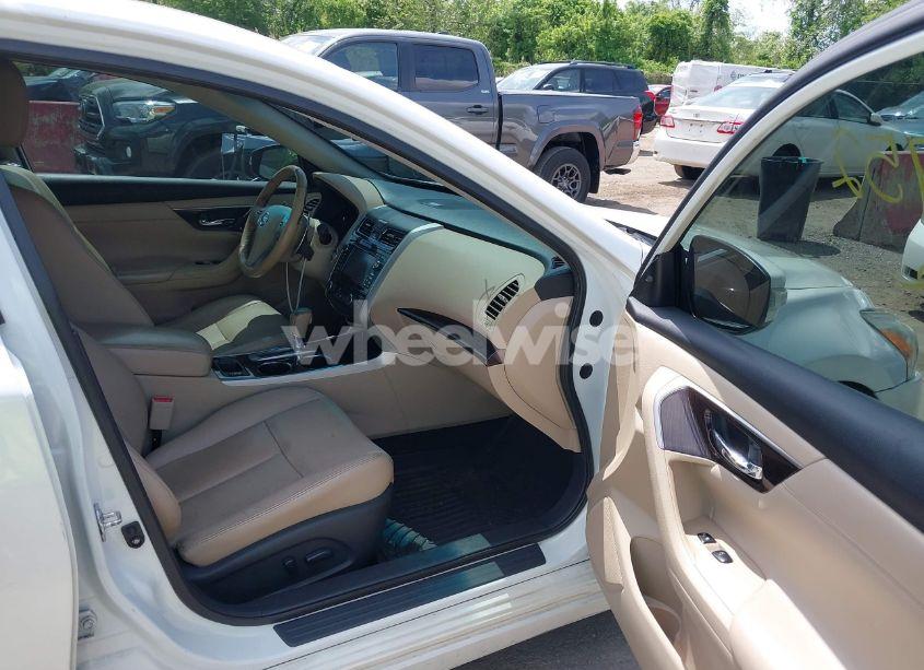 Photo 5 of 2015 Nissan Altima 3.5 SL (VIN 1N4BL3AP6FC205820)