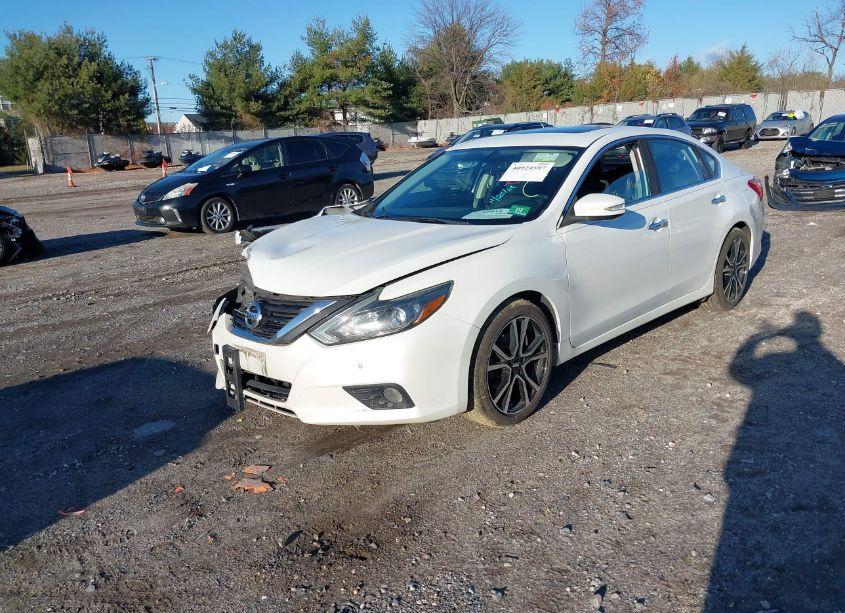 Photo 2 of 2016 Nissan Altima 3.5 SL (VIN 1N4BL3AP6GC145703)