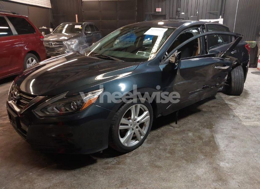 Photo 2 of 2016 Nissan Altima 3.5 SL (VIN 1N4BL3AP6GC152571)