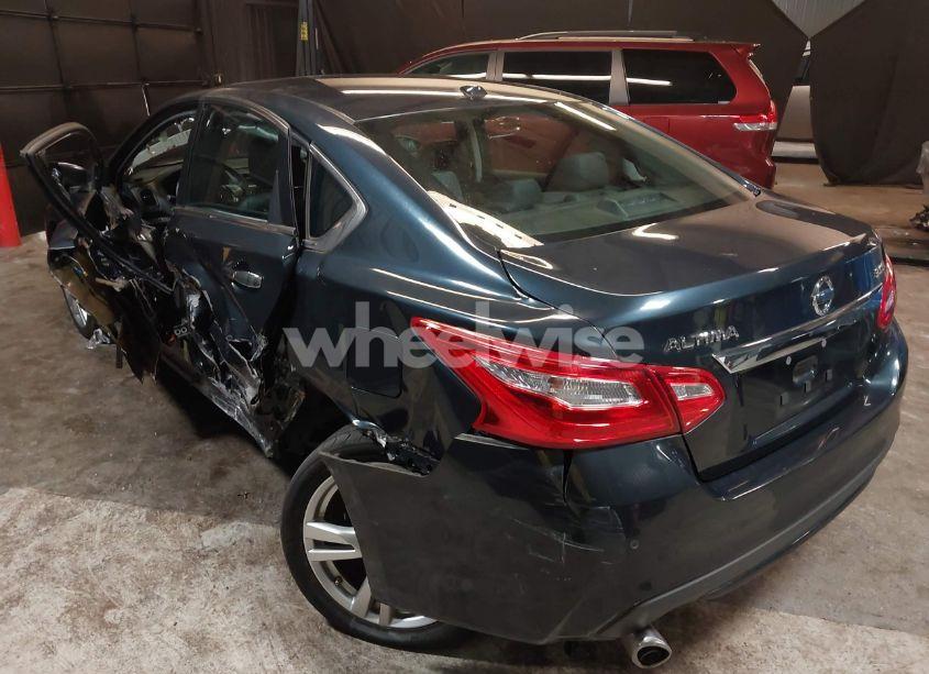Photo 3 of 2016 Nissan Altima 3.5 SL (VIN 1N4BL3AP6GC152571)