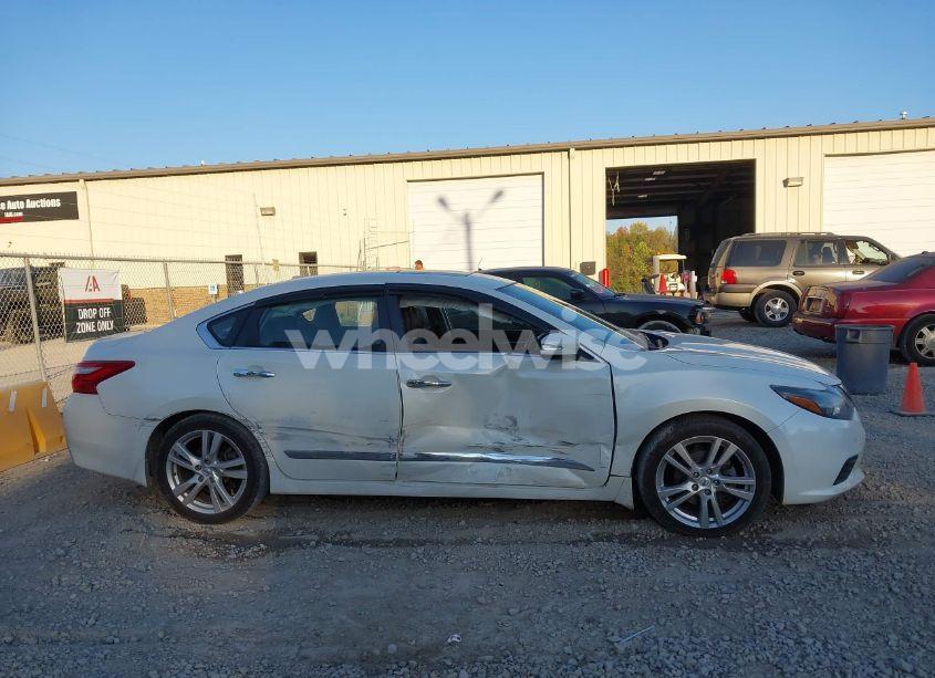 Photo 13 of 2017 Nissan Altima 3.5 SL (VIN 1N4BL3AP6HC270945)