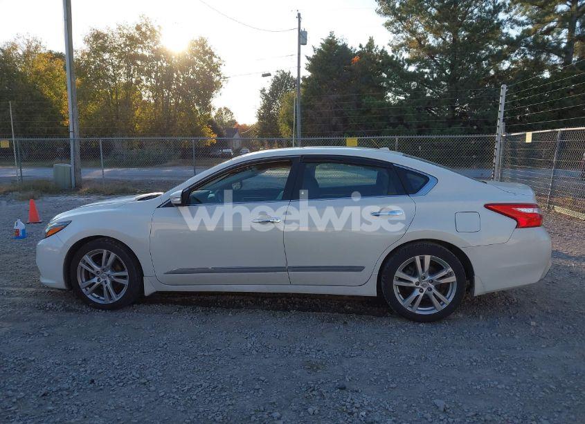 Photo 14 of 2017 Nissan Altima 3.5 SL (VIN 1N4BL3AP6HC270945)