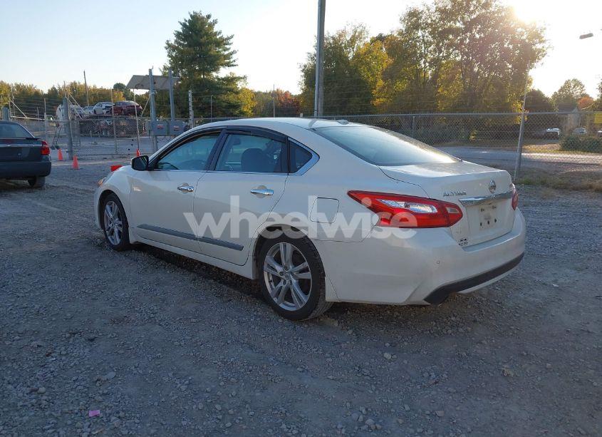 Photo 3 of 2017 Nissan Altima 3.5 SL (VIN 1N4BL3AP6HC270945)