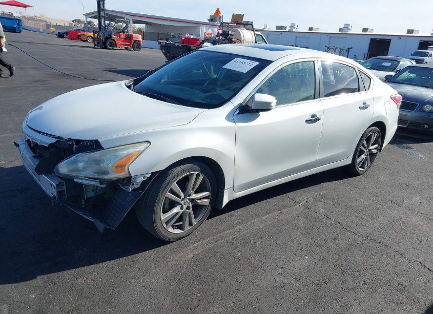 Photo 2 of 2013 Nissan Altima 3.5 SV (VIN 1N4BL3AP7DN448246)