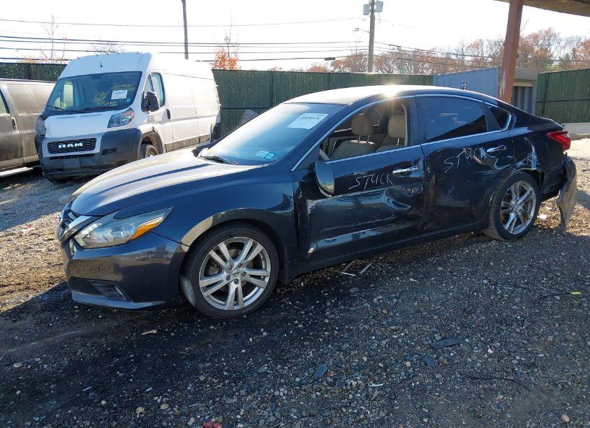 Photo 2 of 2016 Nissan Altima 3.5 SL (VIN 1N4BL3AP7GC223504)