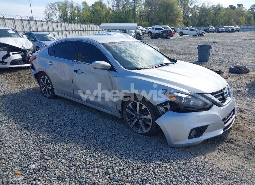2017 Nissan Altima 3.5 SR (VIN 1N4BL3AP7HC108113) main photo